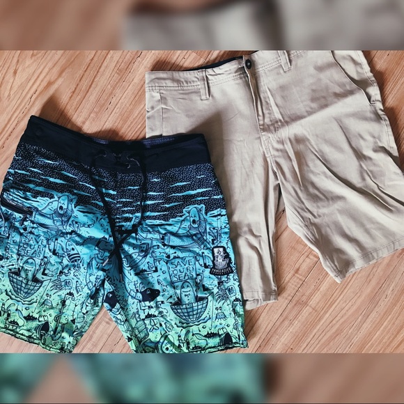 Volcom shorts - Picture 1 of 5